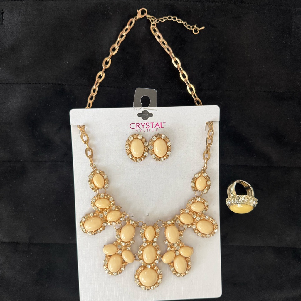 Gold And Cream Jewelry Set